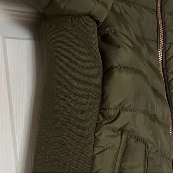 Lightweight Puffer Jacket - Picture 6 of 11